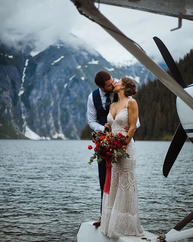 If you look though my feed a few months back you&rsquo;ll see a similar engagement photo of these two on a glowy summer night! I&rsquo;ve been reminiscing on John and Christine&rsquo;s amazing wedding day non stop since last Saturday! What a beautifu